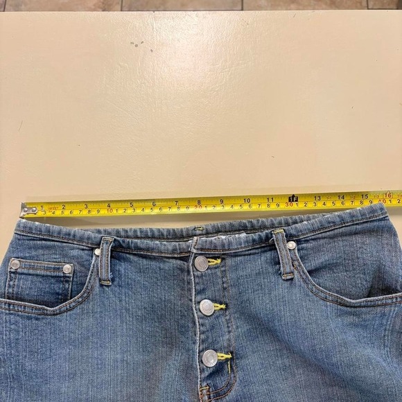 Vintage Y2K No Boundaries Juniors 11 Denim Shorts Button Fly Mid Rise - Picture 7 of 8